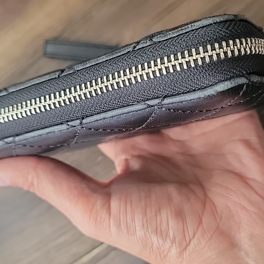 Black quilted zip around Michael Kors wallet - Picture 7 of 11